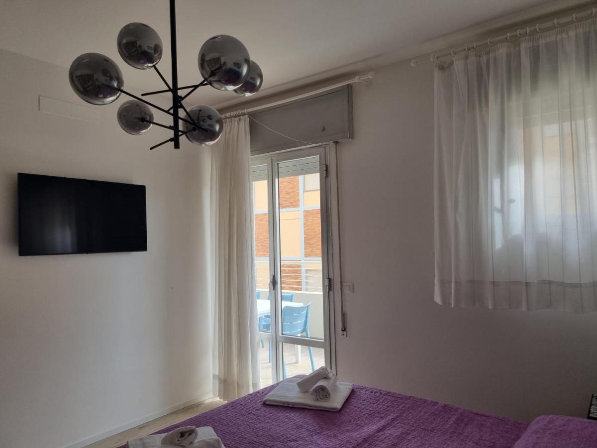 Sea View Apartment With Swimming Pool Лидо-ди-Езоло Экстерьер фото